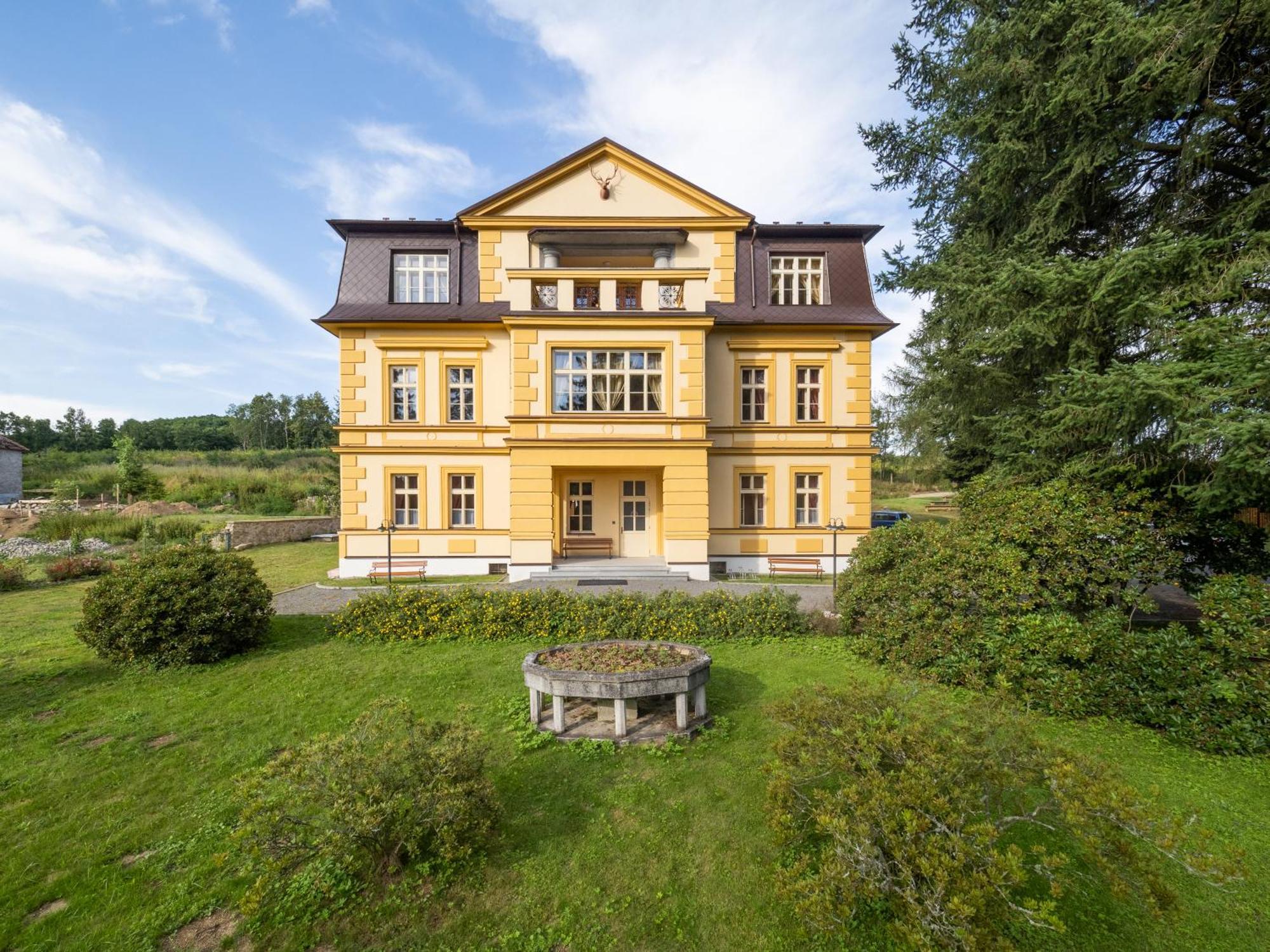Zamecek Waldsteinovo Zatisi Hotel Svatoslav Exterior photo